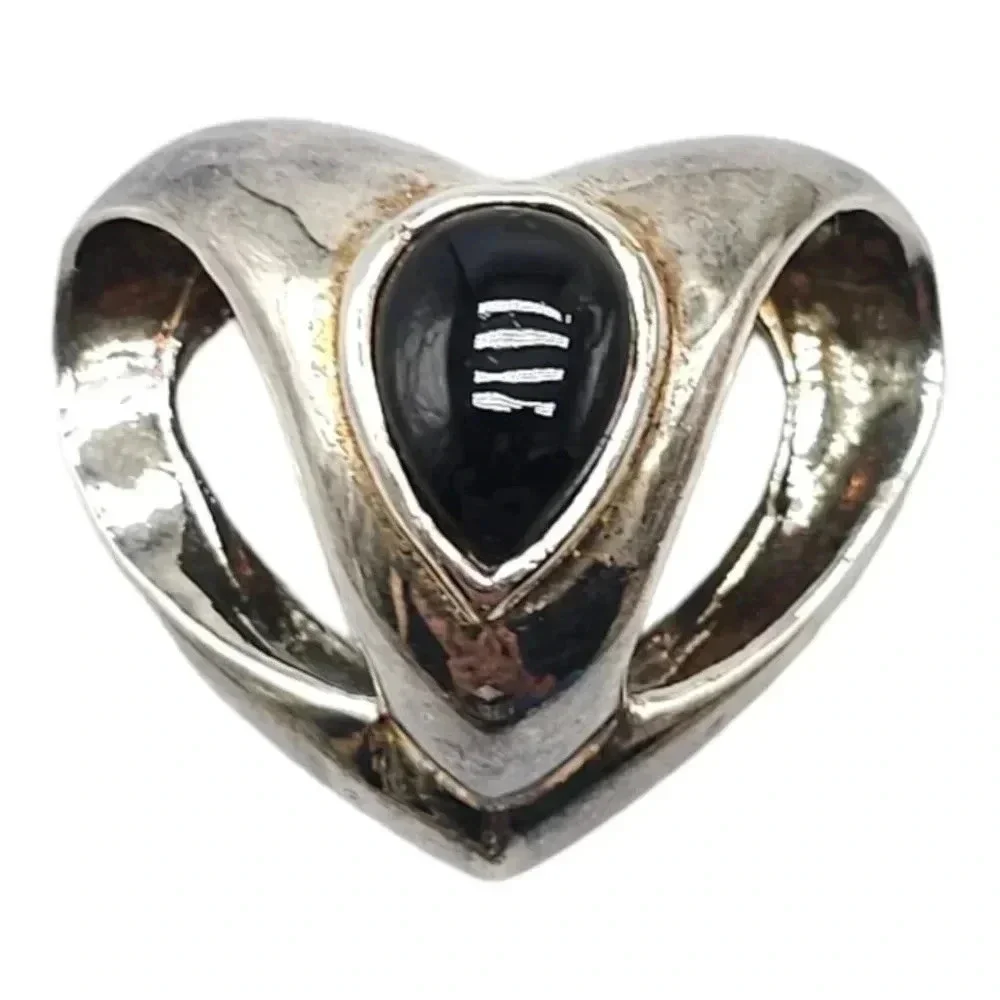 925 Sterling Silver Pear Shaped Black Onyx Gemstone Heart Shaped Pendant